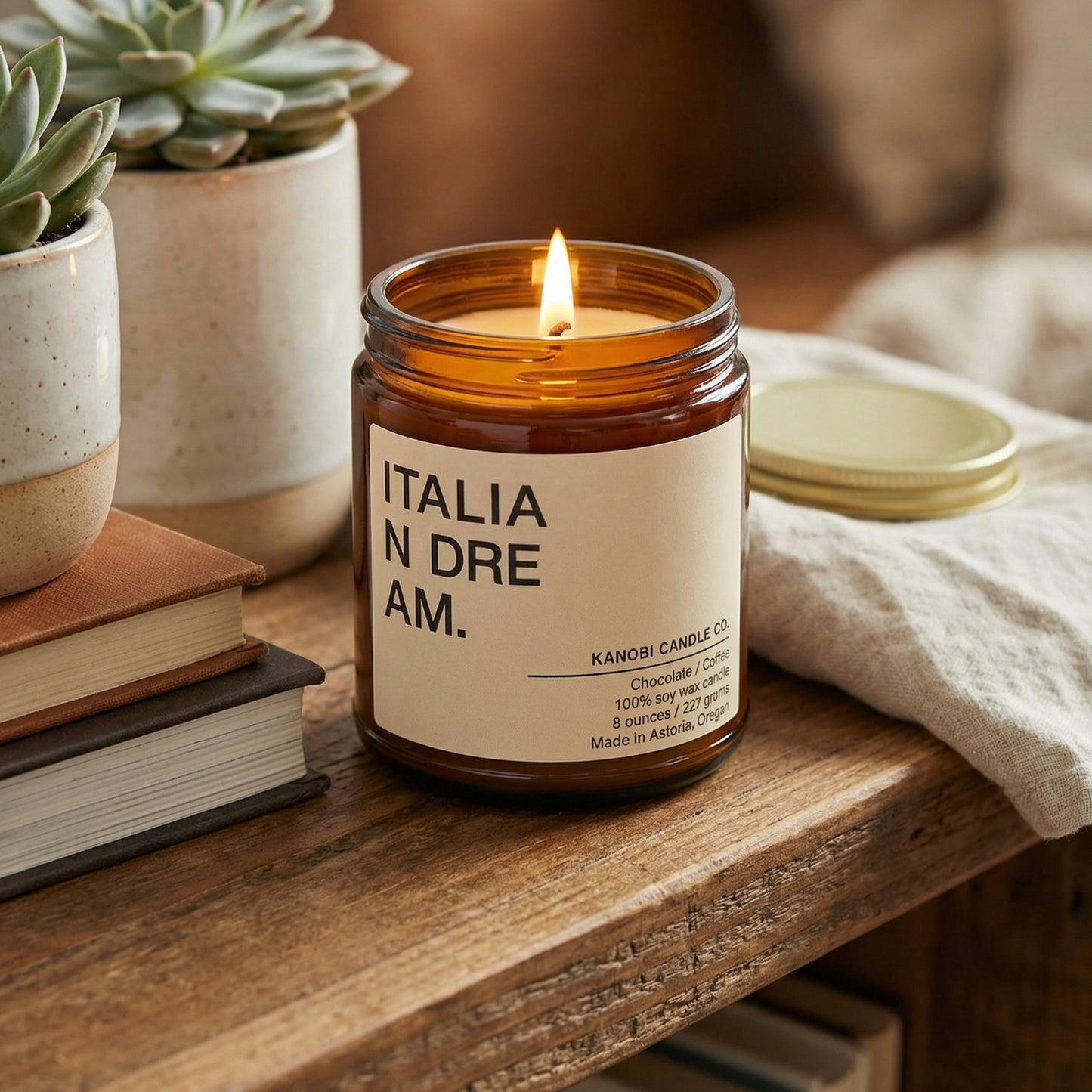 ITALIAN DREAM hand-poured soy candle burning chocolate coffee fragrance